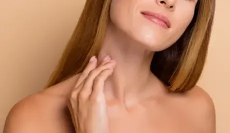 jak wspierać elastyczność skóry w okresie zmian hormonalnych